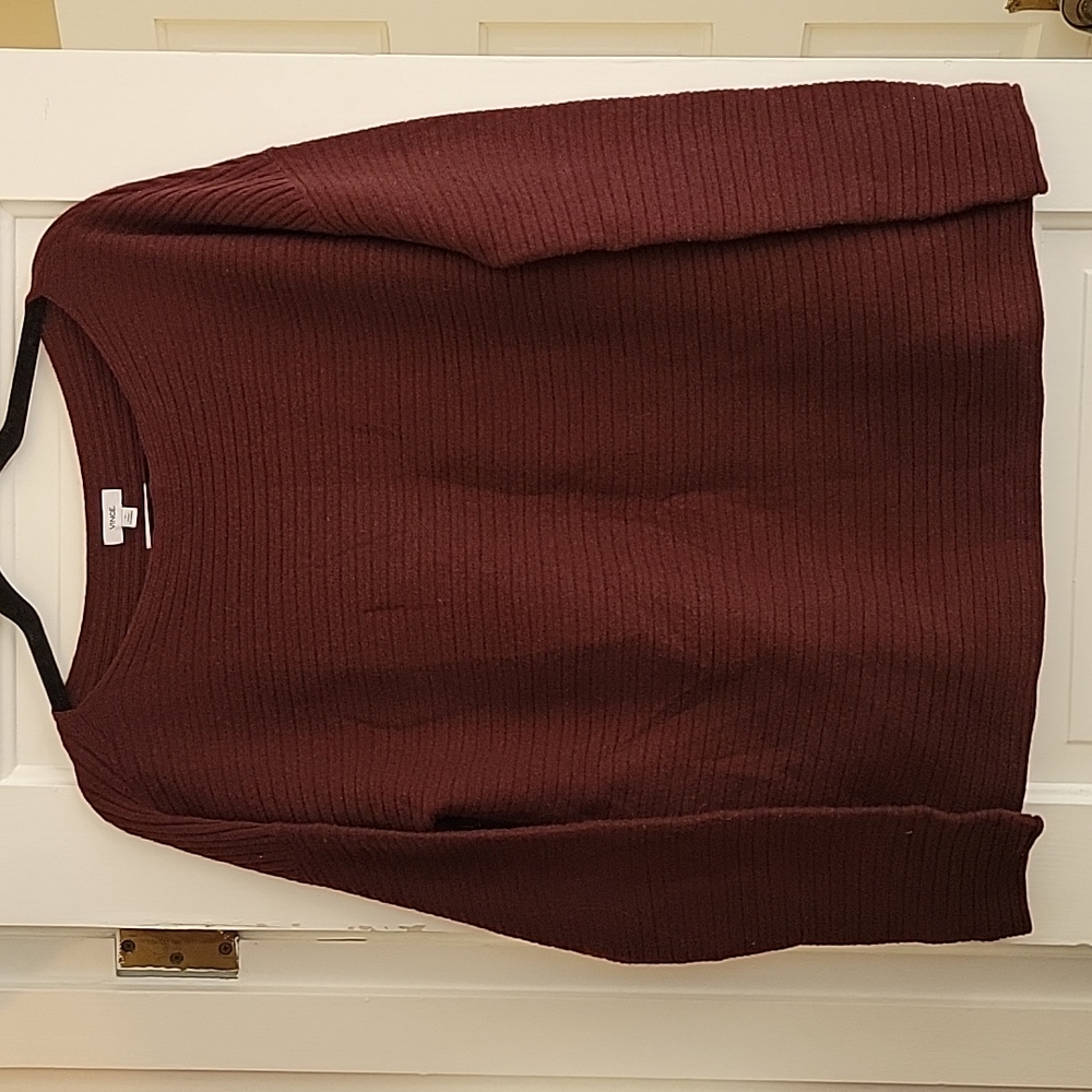 Vince Ribbed Crewneck Sweater in Burgundy